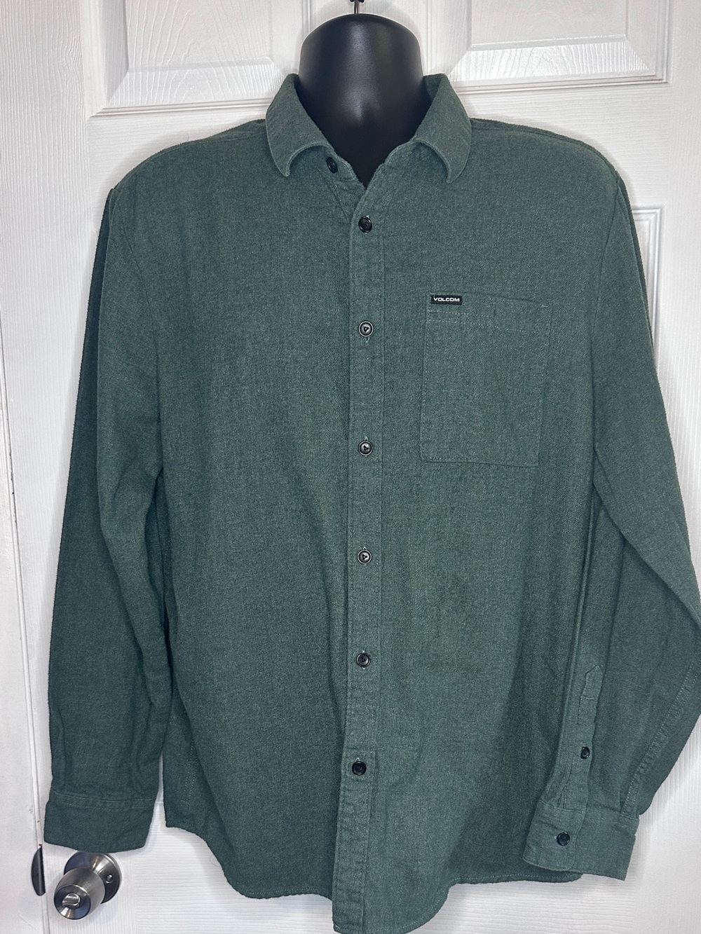 Volcom Men's Dark Green Modern Fit Long-Sleeve Button-Down Shirt